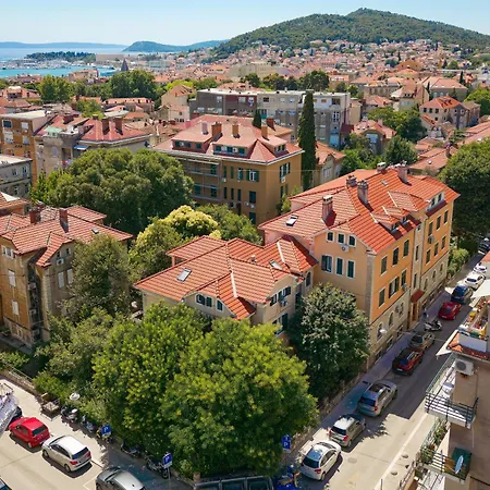 Апартаменти Elegantan