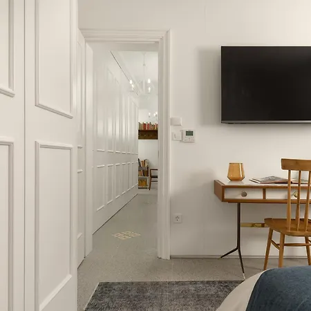 Апартаменти Elegantan *